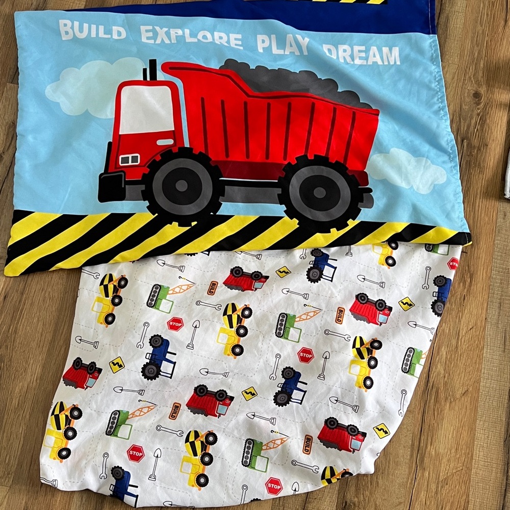 Fun house toddler bed 2pc bedding set construction trucks pillowcase fitted